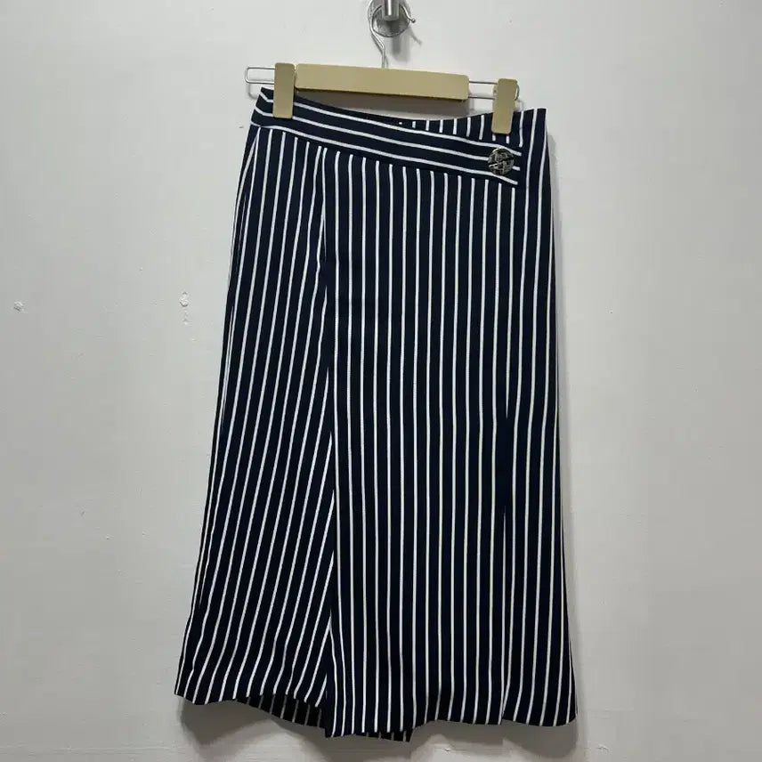 [BUNJANG] Misha Women's 67 Stripe Skirt Culotte Pants / 미샤 여성 67 스트라이프 스커트 큐롯 팬츠  실측