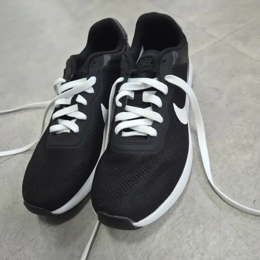 [BUNJANG] Nike Revolution 6 Running Shoes 270 / 나이키 레볼루션6  러닝화 270