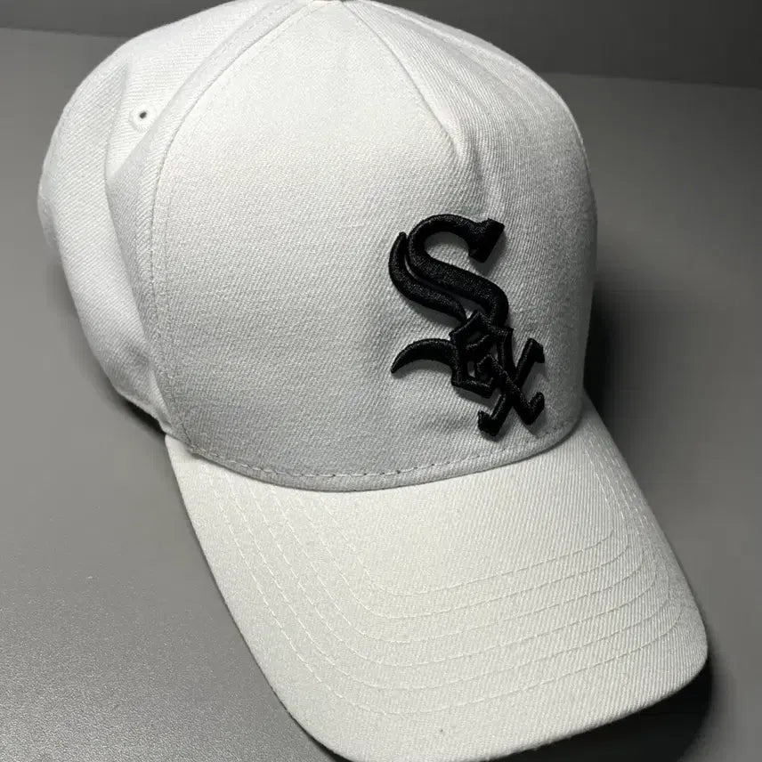 [BUNJANG] New Era MLB Chicago White Sox Baseball Cap One Size / 뉴에라 MLB 시카고 화이트삭스 볼캡 [원사이즈]
