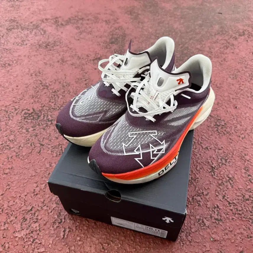 [BUNJANG] Descente Delta Pro EXP v2 Purple Running Shoes 280mm / 데상트 델타프로 EXP v2 퍼플 색상 280