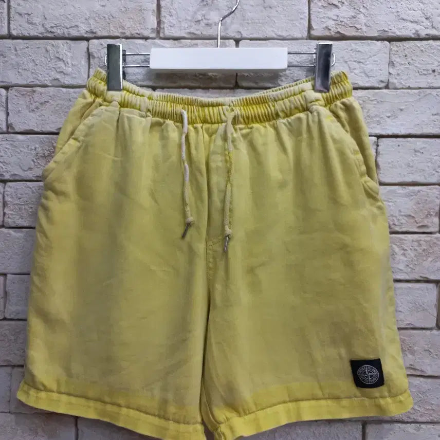 [BUNJANG] Stone Island Wash Yellow Shorts / 스톤아일랜드  워시옐로우반바지
