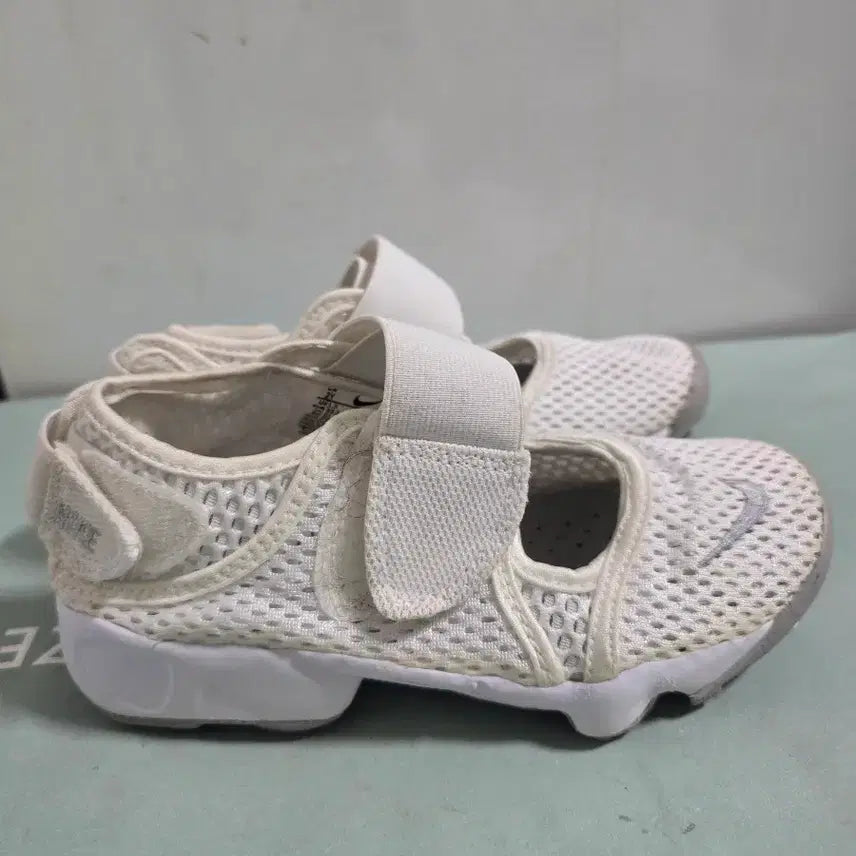 [BUNJANG] Nike Air Rift 210 White Sandals / 나이키 에어리프트 210