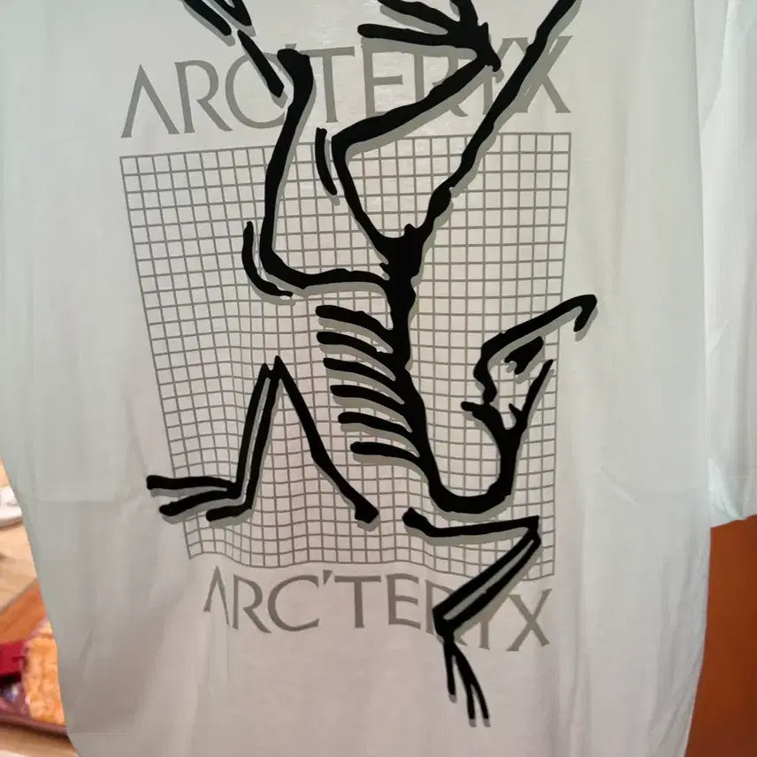 [BUNJANG] Arc'teryx Arc'teryx Multi Bird Logo SS T-Shirt White / 아크테릭스 아크멀티 버드 로고 SS 티셔츠 화이트 라이트 엑라사이즈