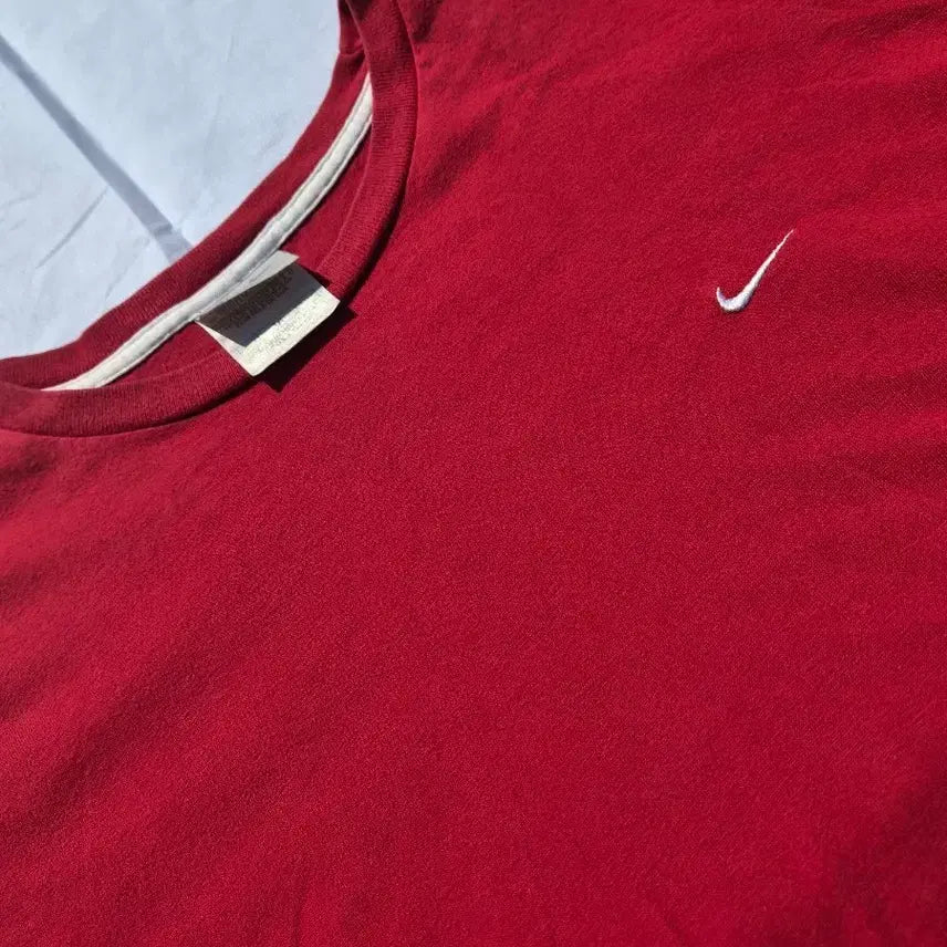 [BUNJANG] Nike Mini Swoosh Embroidered T-Shirt XL / [XL] 00s 나이키 (NIKE) 정품 미니 스우시 자수 올드스쿨 레드