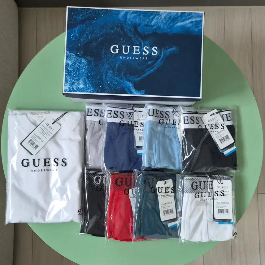 [BUNJANG] Guess Men's Briefs 8-Pack + T-Shirt Set / (새상품) 게스 남성 팬티 드로즈 8종 + 화이트 티셔츠 1장 구성