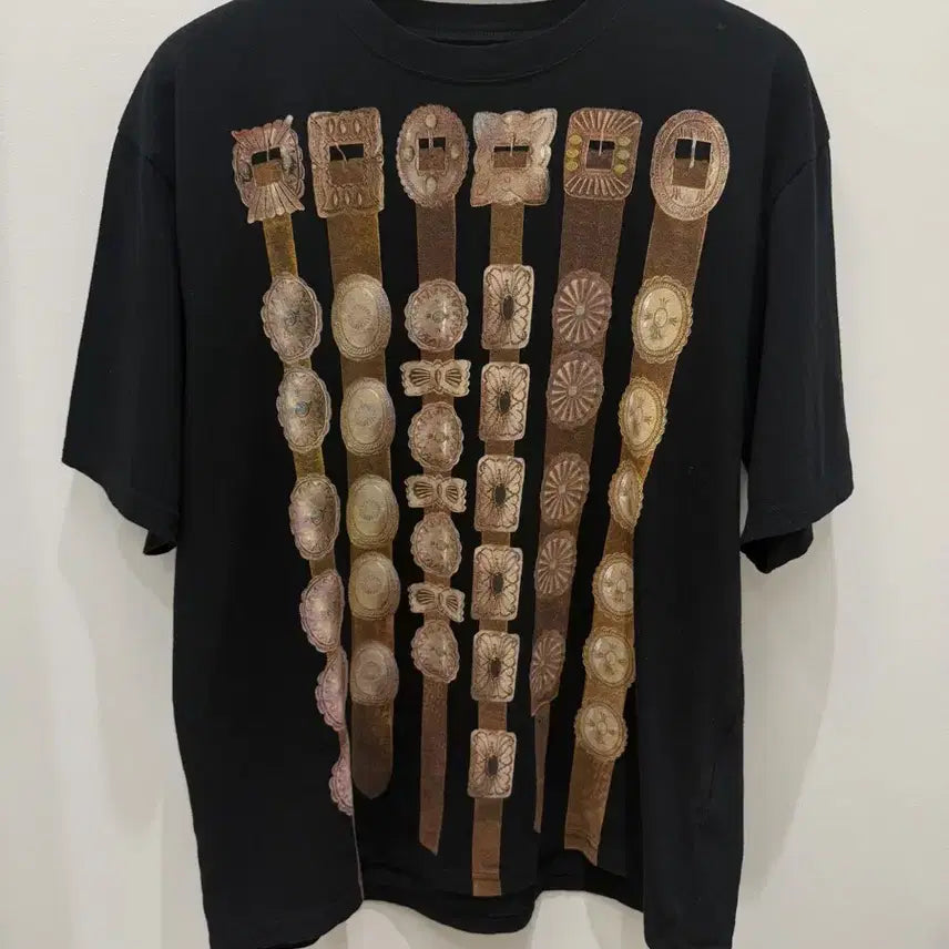 [BUNJANG] Kapital Concho Belt Short Sleeve T-Shirt Black / 캐피탈 콘초 벨트 반팔티 블랙