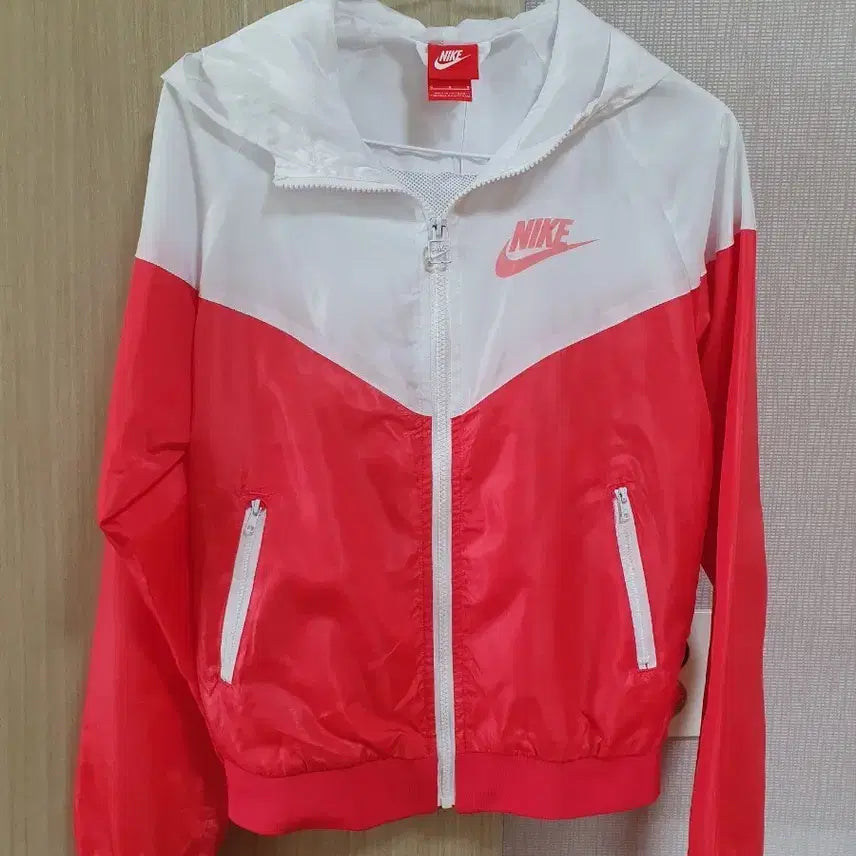 [BUNJANG] Nike Windbreaker White/Red Size S / S 나이키 바람막이 흰색/레드