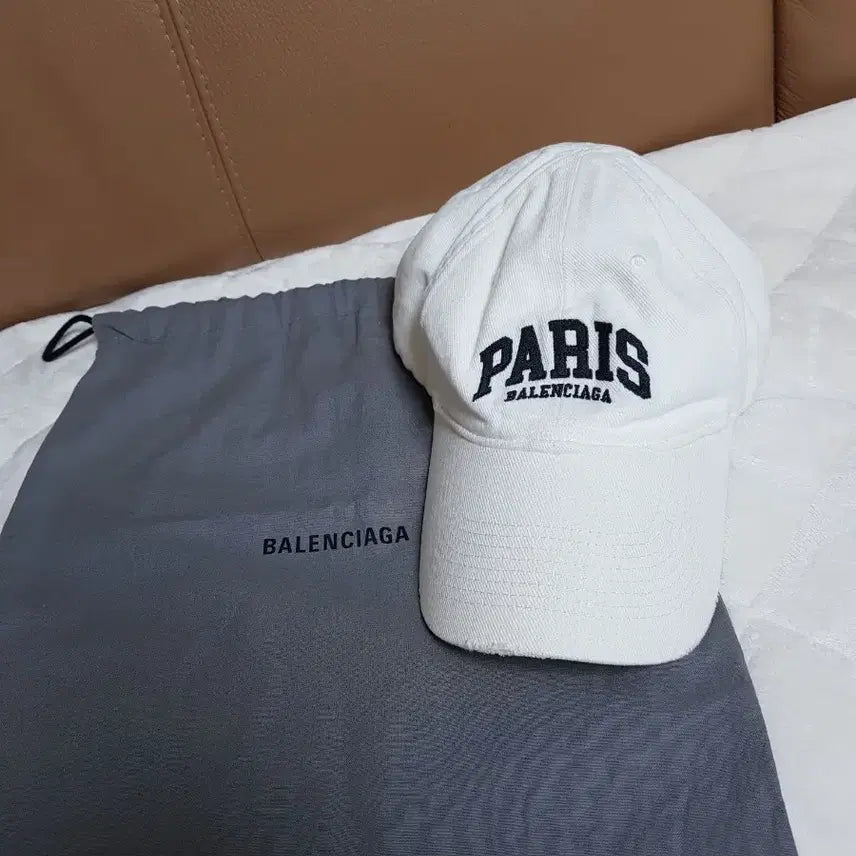 [BUNJANG] Balenciaga Paris City Logo Cap / 발렌시아가 파리 시티 모자 볼캡