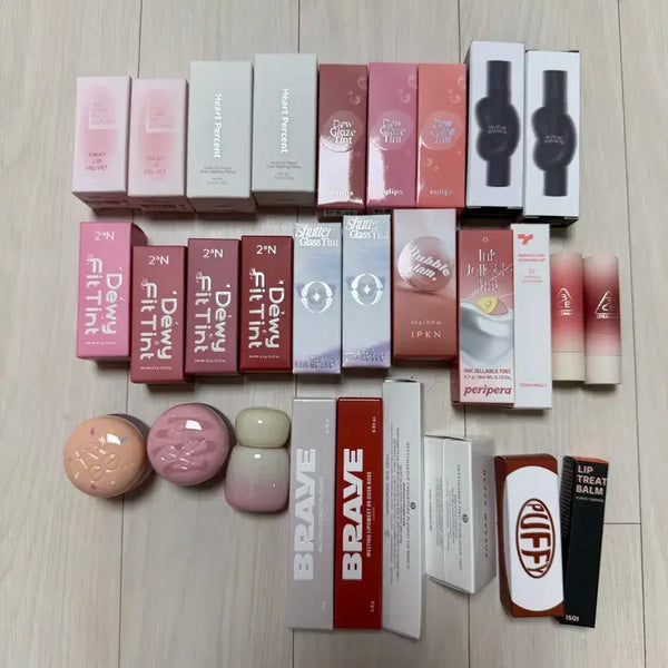 [BUNJANG] Various K-Beauty Lip Tints and Glosses - New Condition / 새상품) 올리브영 틴트 글로스 립스틱 등 저렴하게 팝니다