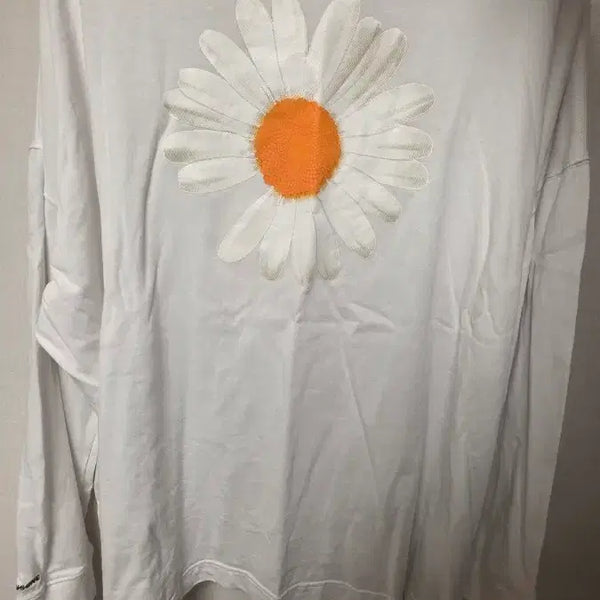 [BUNJANG] Nike Peaceminusone Daisy Embroidered Long Sleeve T-Shirt XL / 나이키 피마원 화이트 데이지 자수 롱 슬리브 티셔츠 xl