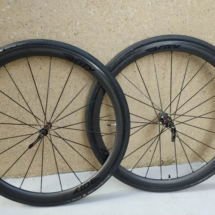 [BUNJANG] Novatec Hub BOTY Carbon Clincher Rim Brake Wheelset 38mm with Brake Pads / 노바텍허브] BOTY 클린쳐 카본 림브 휠셋 38미리 +브레이크페드팝니다