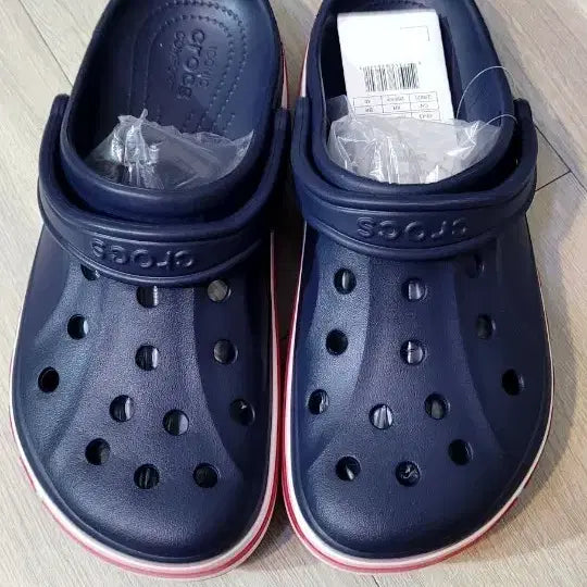 [BUNJANG] Crocs Classic Sandals Navy US 9-10 / 크록스 클래식 네이비 샌들 270-275