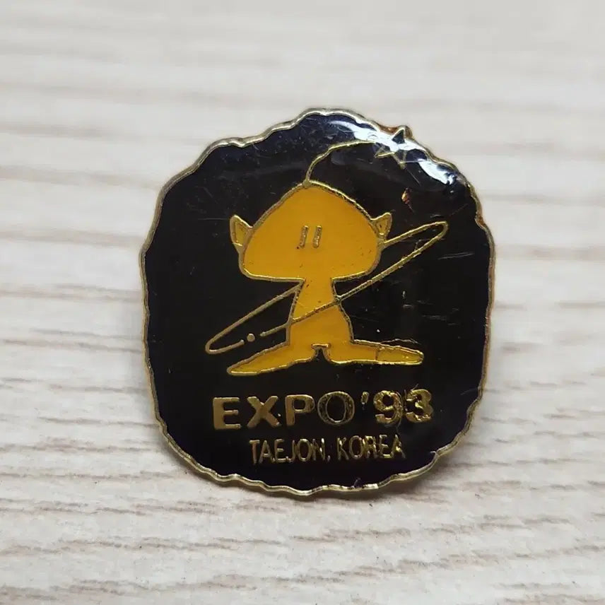 [BUNJANG] Daejeon Expo '93 Commemorative Badge / 대전 엑스포 93 기념 뱃지