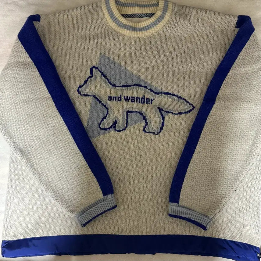 [BUNJANG] Maison Kitsuné x and wander Fox Logo Knit / 메종키츠네 x 앤드원더 폭스 로고 니트