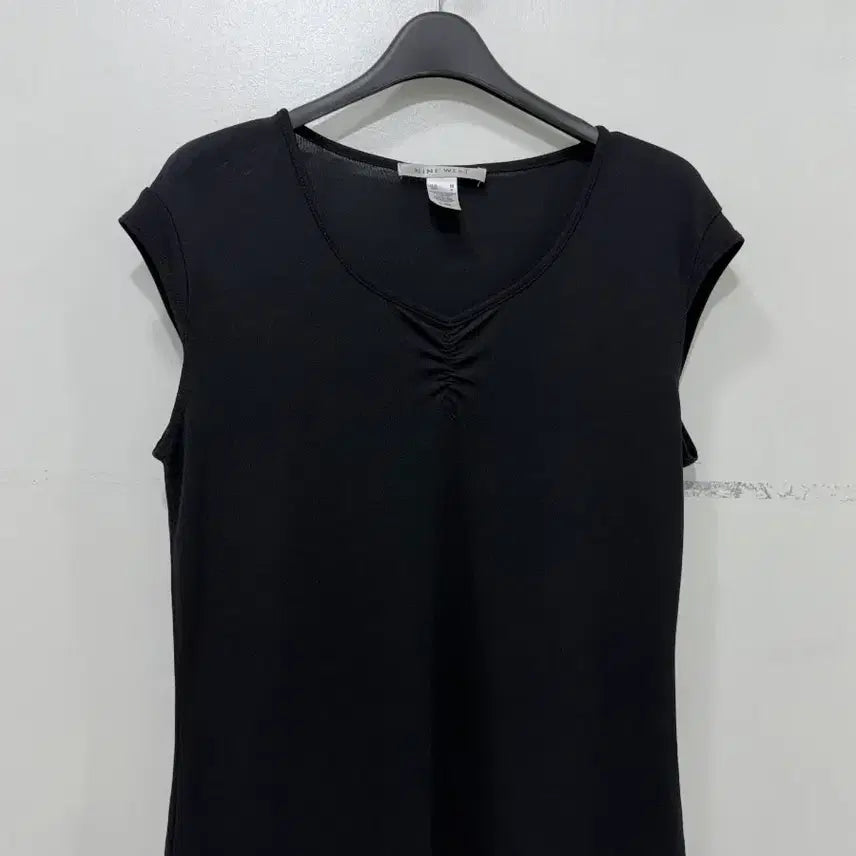 [BUNJANG] Nine West Black Short Sleeve T-Shirt / 나인웨스트 블랙 반팔 티셔츠