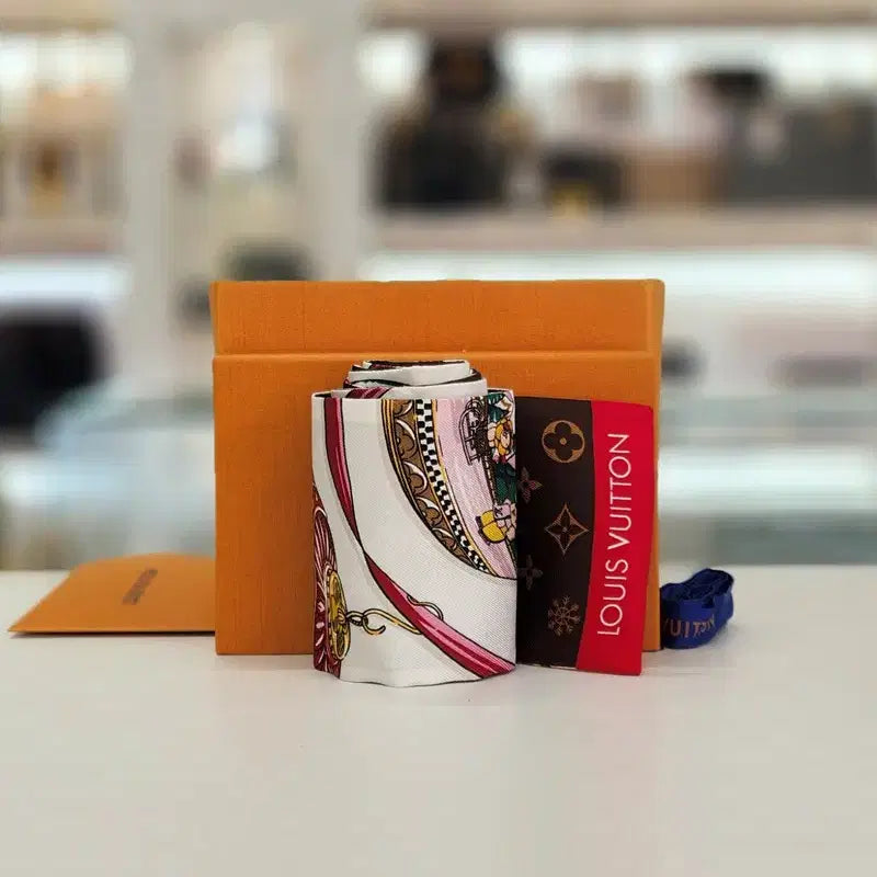 [BUNJANG] Louis Vuitton Vivienne Bandeau Scarf / 루이비통 비비엔 방도 스카프 미사용 새상품 M79455
