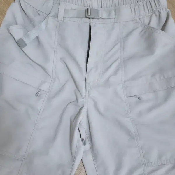 [BUNJANG] Uniqlo Men's Belted Shorts / 유니클로 남자 벨티드 반바지