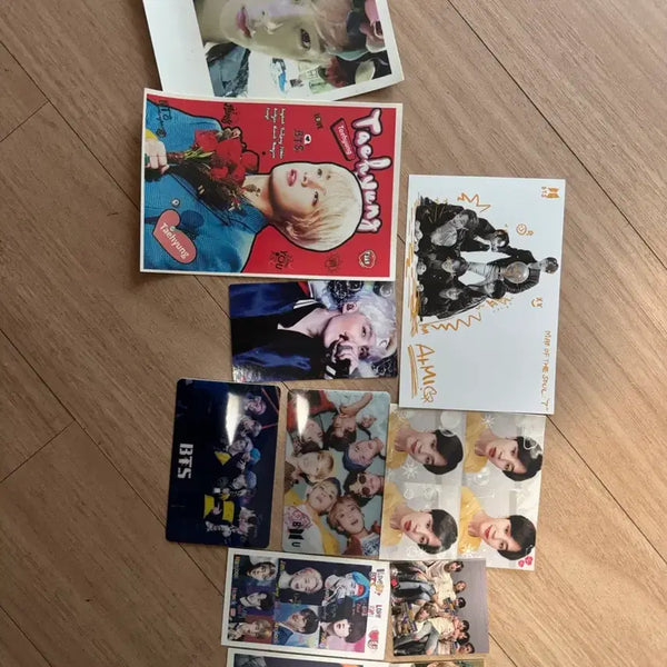 [BUNJANG] BTS Photocard and Sticker Set / 방탄 포카 및 스티커 양도