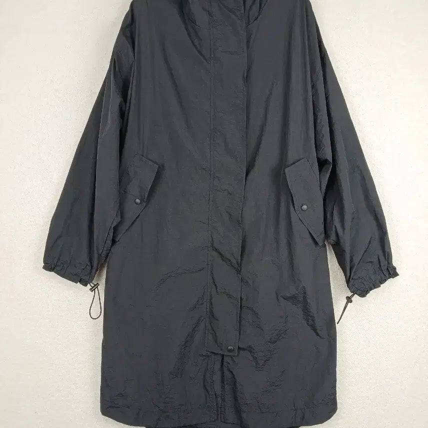 [BUNJANG] Women's Black Hooded Lightweight Windbreaker Coat / 여성블랙 후드 바스락 바람막이 코트(55~66)