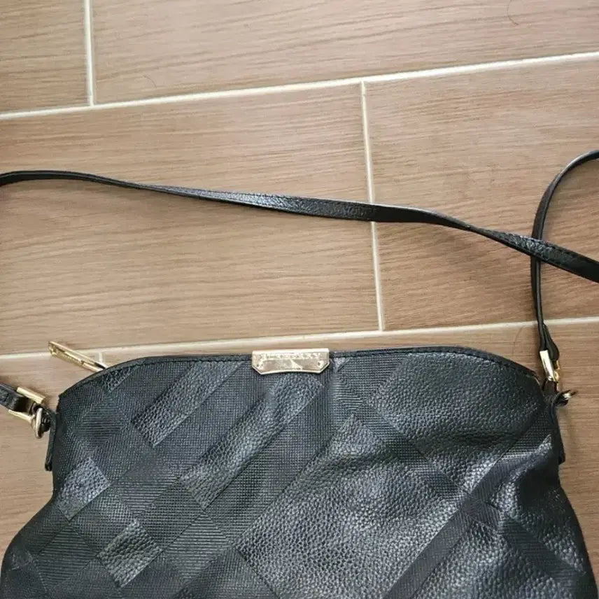[BUNJANG] Burberry Black Quilted Crossbody Bag / 버버리 블랙 퀼팅 크로스백 정품