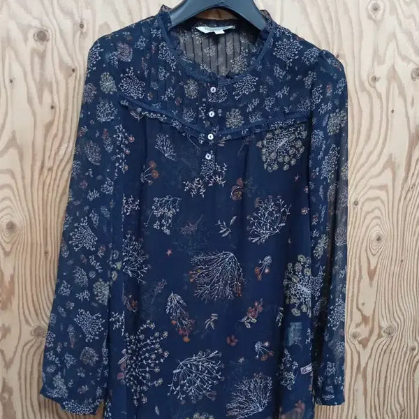 [BUNJANG] Thursday Island Navy Floral Pattern Chiffon Blouse / 써스데이아일랜드 네이비 플라워 패턴 쉬폰 블라우스