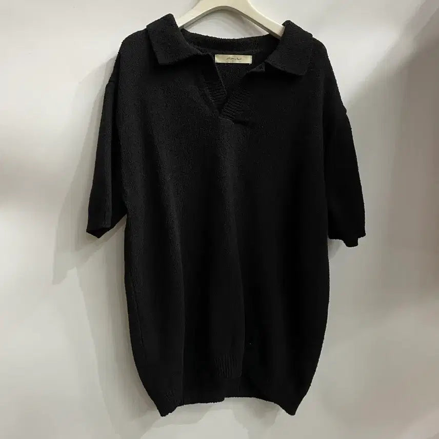 [BUNJANG] Hallhlay Layout Black Knit Polo Shirt / [FREE] 할레이 레이아웃(Hallhlay layout) 블랙 니트 폴