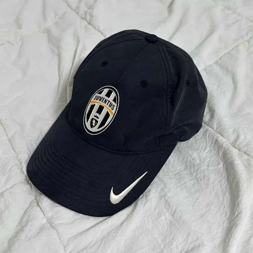 [BUNJANG] Nike Juventus 2000s Baseball Cap / 00s 나이키 유벤투스 볼캡