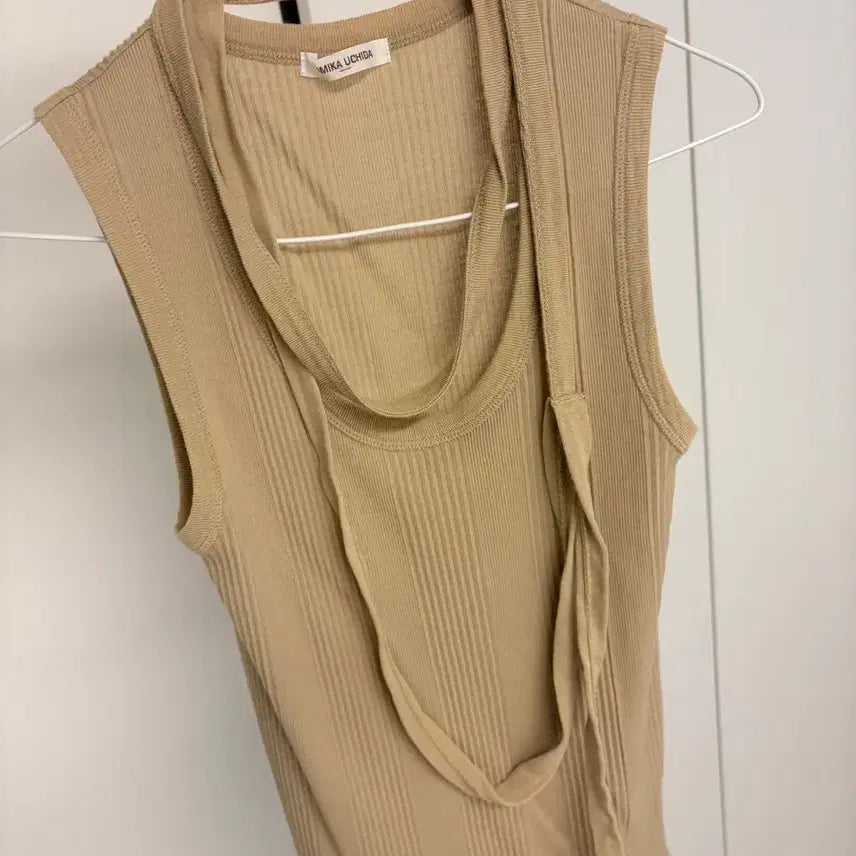 [BUNJANG] Ecru Beige Ribbed Sleeveless Top / 에크루 베이지 스카프 나시