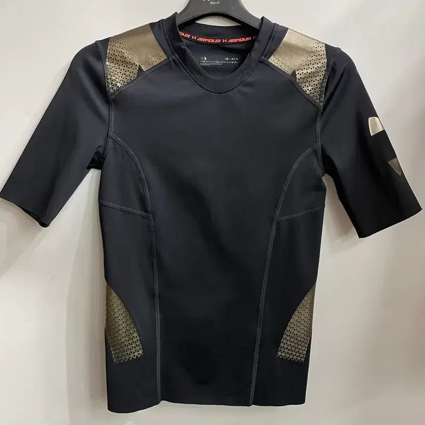 [BUNJANG] Under Armour Compression Performance Short Sleeve T-Shirt 2.0 MD / [MD] 언더아머 컴프레션 기능성 반팔티 2.0