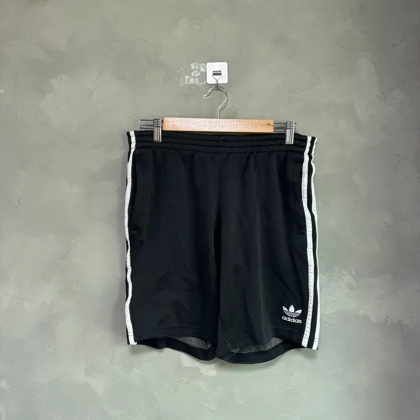 [BUNJANG] Adidas Firebird Shorts Black / 아디다스 파이어버드 반바지 블랙