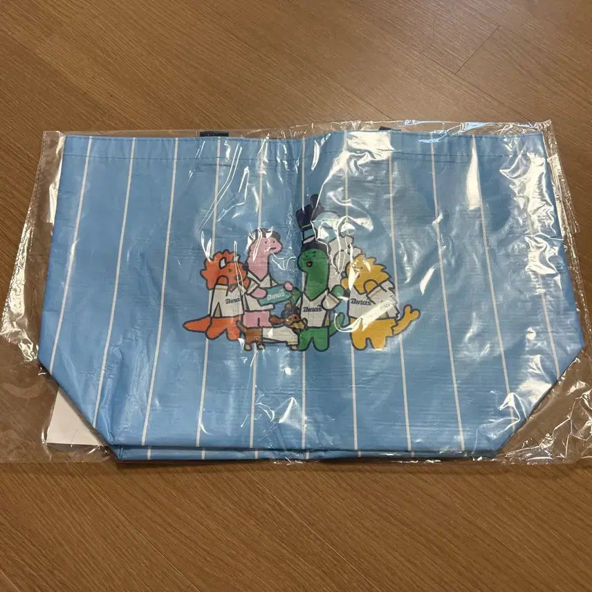 [BUNJANG] NC Dinos Jo Gu Man Collaboration Taplin Bag / 엔씨 다이노스 조구만 타포린백 가방