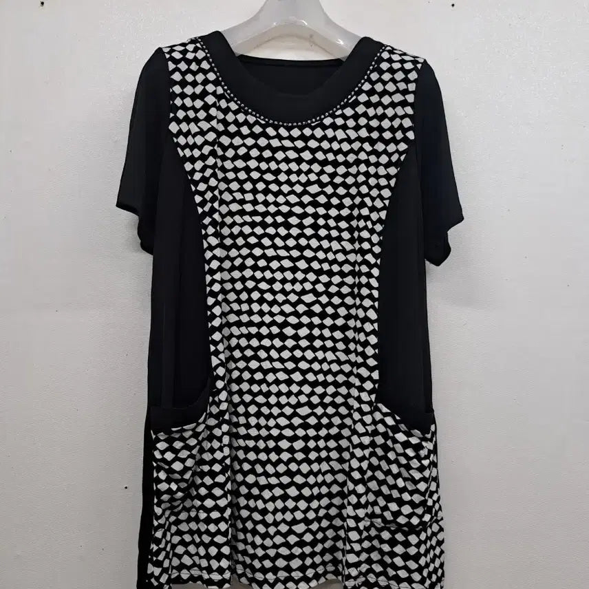 [BUNJANG] Black Patterned Short Sleeve T-Shirt / 반팔 롱티셔츠100