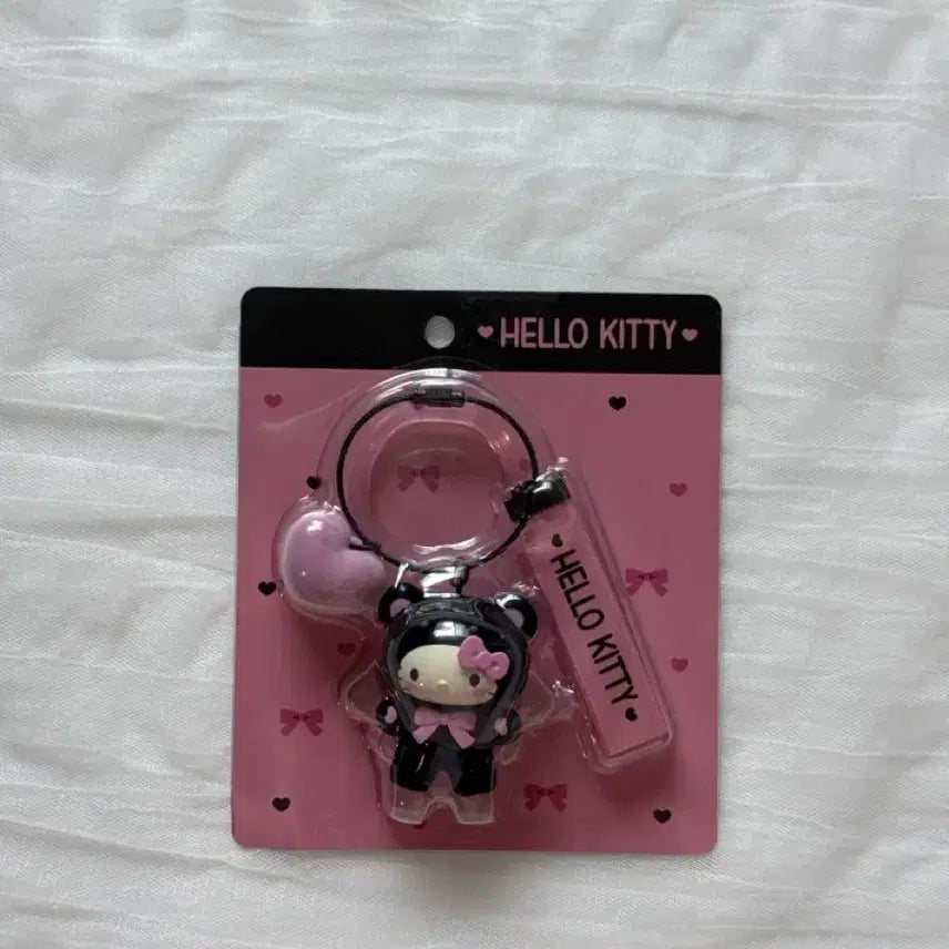 [BUNJANG] Sanrio Hello Kitty Black Bear Series Fluffy Keychain Figure / 산리오 헬로키티 블랙베어 시리즈 플러피 피규어 키링