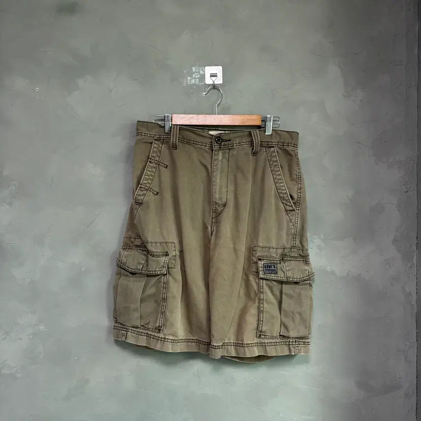 [BUNJANG] Levi's Cargo Shorts Khaki / 리바이스 카고 팬츠 반바지 카키