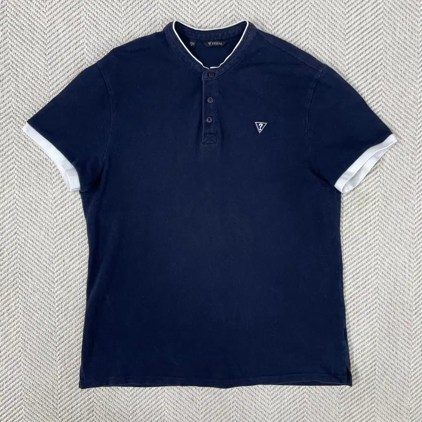 [BUNJANG] Guess Small Logo Short Sleeve T-Shirt / 게스 스몰 로고  반팔 티셔츠