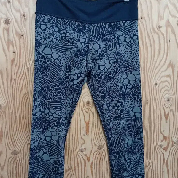 [BUNJANG] Zumba Animal Pattern 3/4 Length Leggings / 줌바 에니멀 패턴 칠부 레깅스