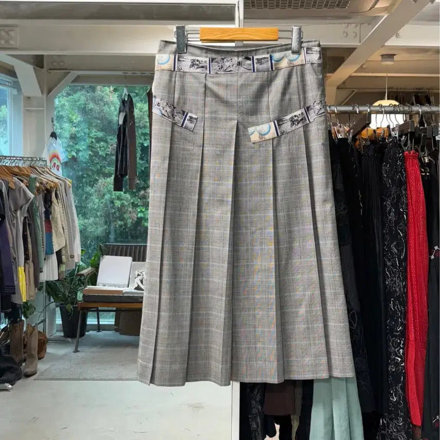 [BUNJANG] Sensouniqo A.M.A Film Pleats Skirt / 센소유니코 a.m.a 필름 플리츠 스커트