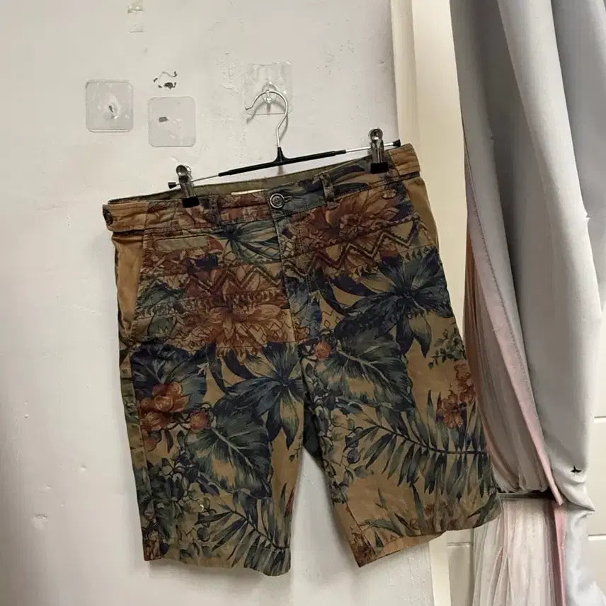 [BUNJANG] Thursday Island Shorts Size M / 써스데이아일랜드 반바지