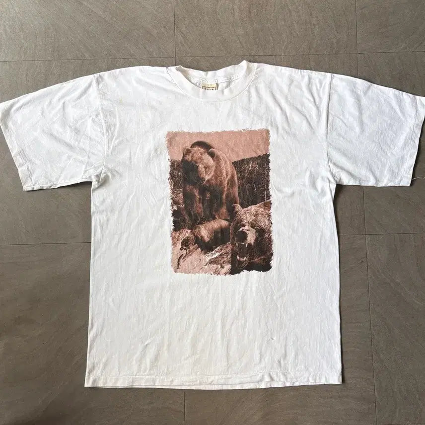 [BUNJANG] 1990s USA Made Bear Graphic White T-Shirt - Men's XL / 90년대 미국 생산 화이트 베어 반팔 티셔츠