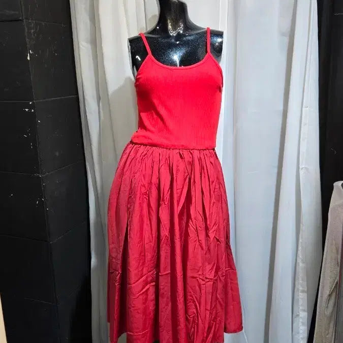 [BUNJANG] Adjustable Spaghetti Strap Red Long Dress with Waistband / 어깨끈조절 나시 허리밴딩 레드 롱원피스