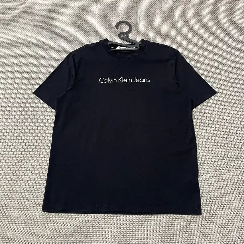 [BUNJANG] Calvin Klein Round Neck Short Sleeve T-Shirt / S 캘빈클라인 라운드 반팔티 B.8623