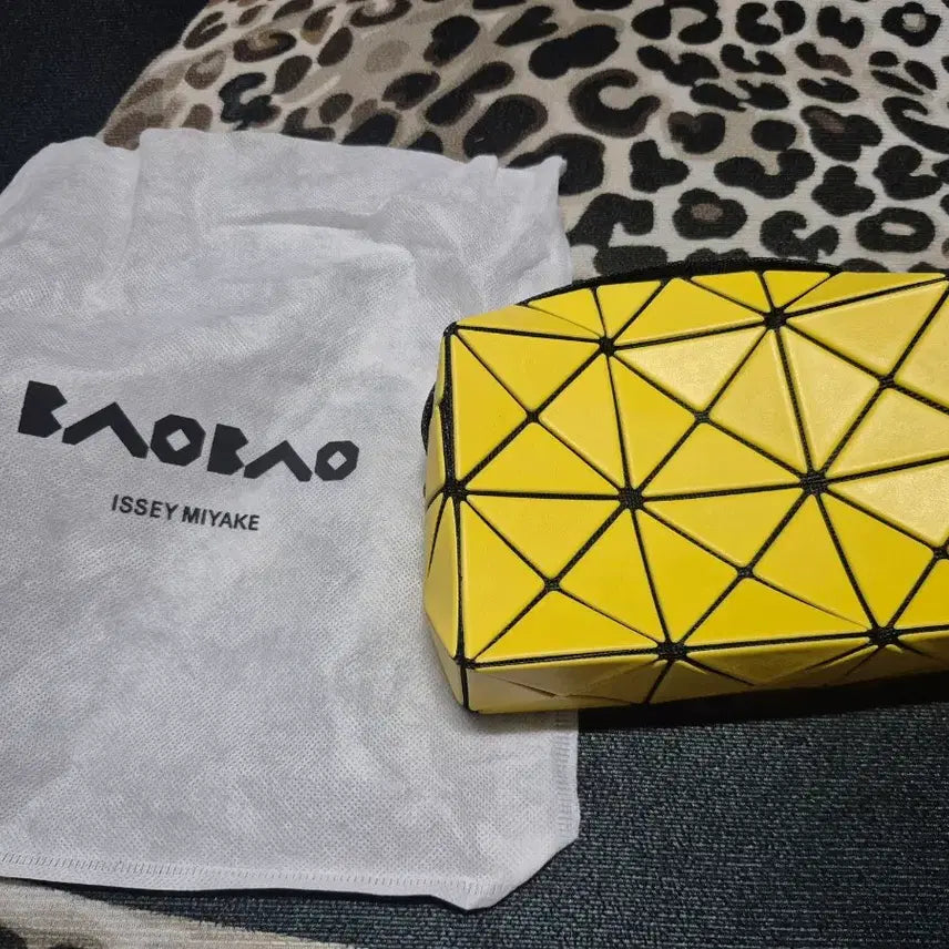 [BUNJANG] Issey Miyake Bao Bao Cuboid Shoulder Bag / 이세이미야케 바오바오 큐보이드 숄더백 새상품