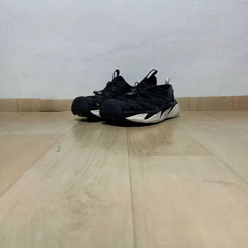 [BUNJANG] Hoka One One Hopara Black Alabaster Sneakers / 호카오네오네 호파라 블랙 앨러배스터