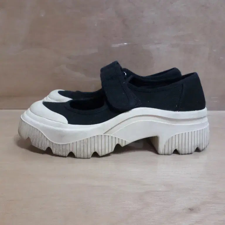 [BUNJANG] Zara Mary Jane Sneakers Black / 후루룩구제2 225 자라 메리제인 운동화 블랙 스니커즈260710