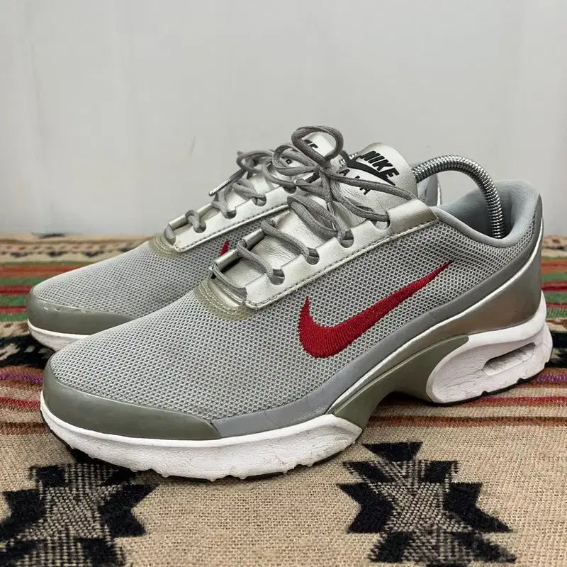 [BUNJANG] Nike Air Max Jewel QS Silver Sneakers (260) / 나이키 에어맥스 주얼 QS 실버 운동화 260 X02136