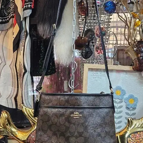 [BUNJANG] Coach Signature Pattern Crossbody Bag Brown / 코치 시그니처 패턴 크로스백 브라운카드있어요