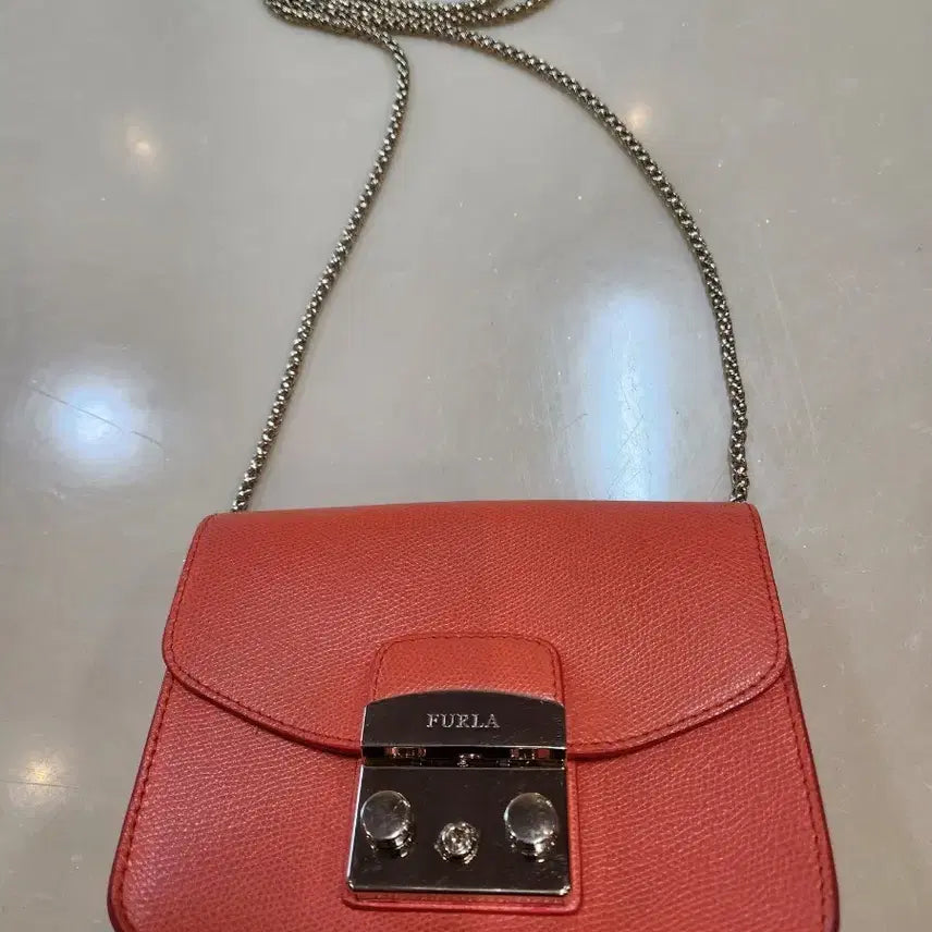 [BUNJANG] Furla Metropolis Chain Mini Crossbody Bag / (무료배송)FURLA 훌라 메트로폴리스 체인미니백  크로스