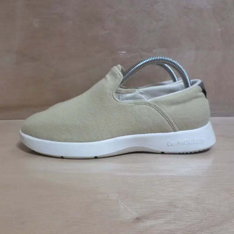 [BUNJANG] Lemouton Style Slip-On Sneakers / 후루룩구제2 250 르무통 스타일2 슬립온 운동화 260710