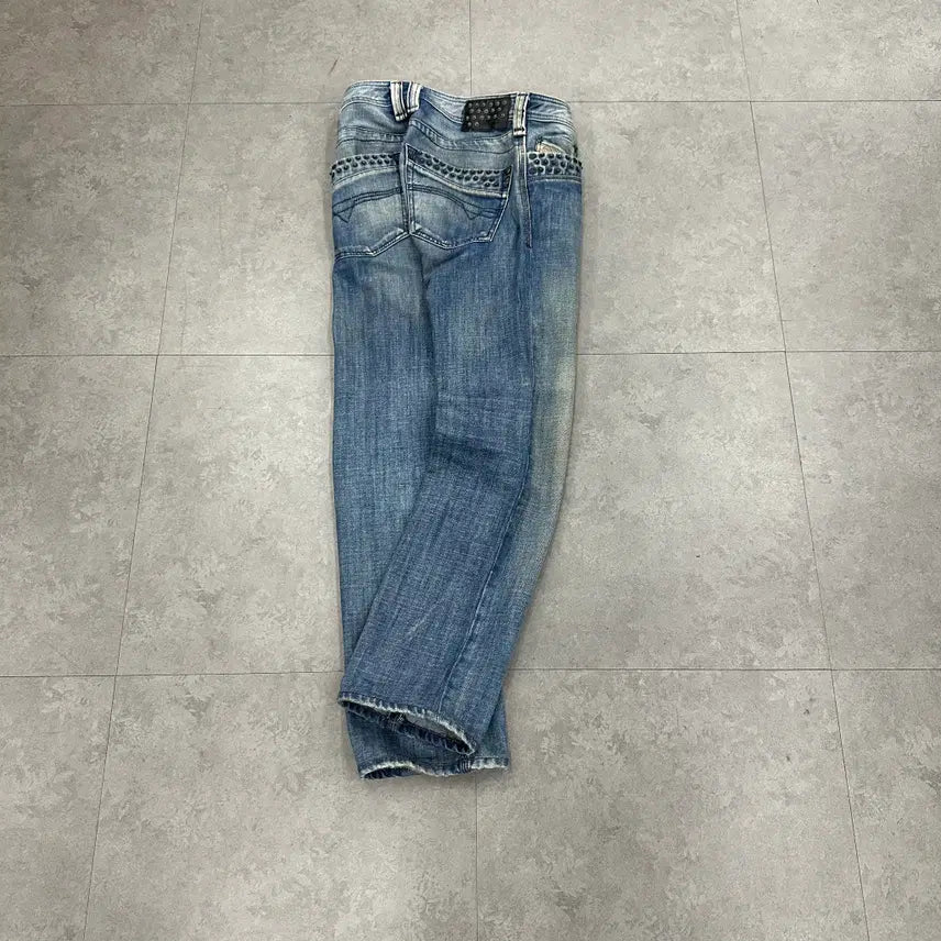 [BUNJANG] Y2K Studded Washed Denim Jeans (Size 28) / 28 디젤 y2k 남자 스터드 워싱 데님 청바지
