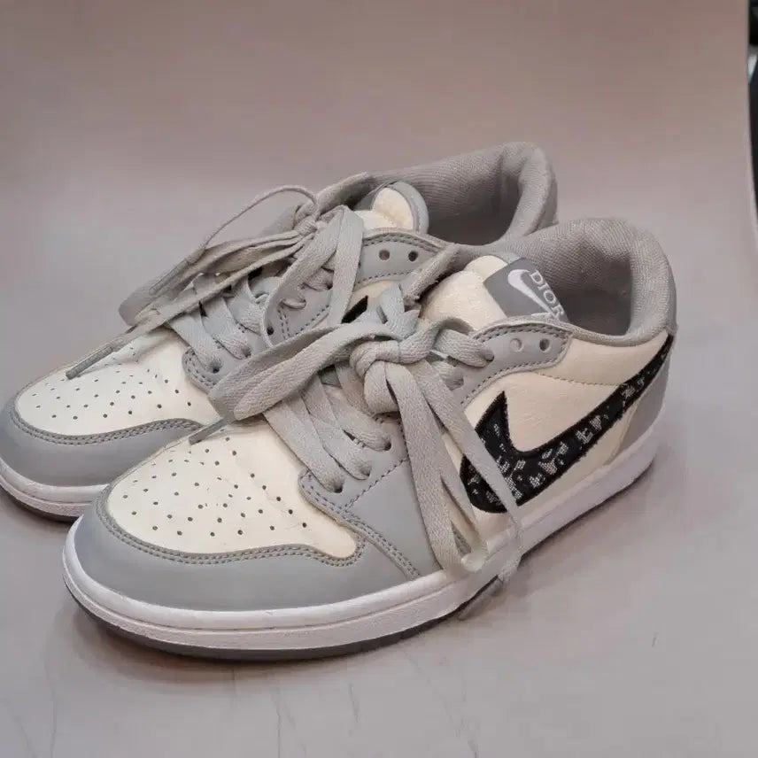 [BUNJANG] Nike Air Jordan 1 Low Dior Sneakers (240mm) / 나이키 에어 조던1 로우 디올 스니커즈 240mm